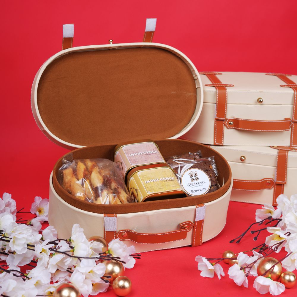 Oval leather Box Hamper