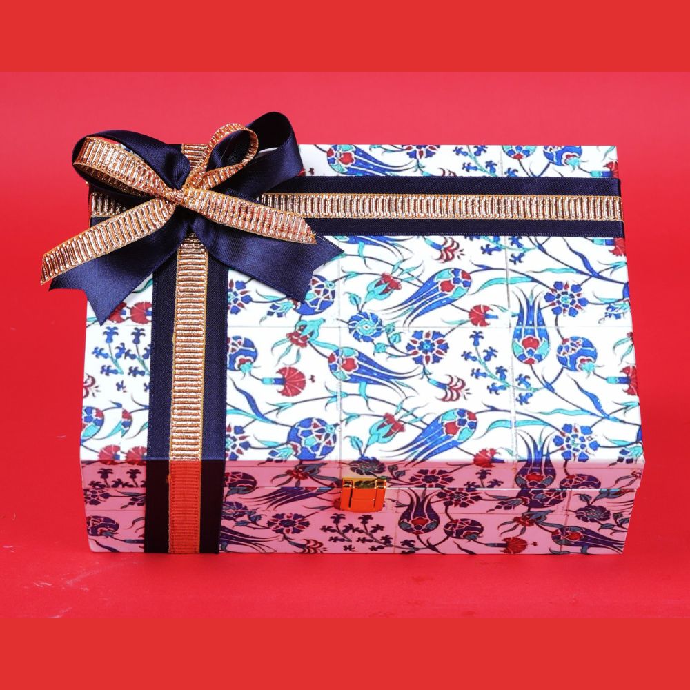 Floral Blue Hamper