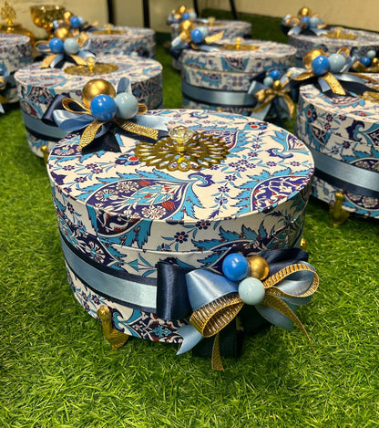 Round blue floral box Hamper
