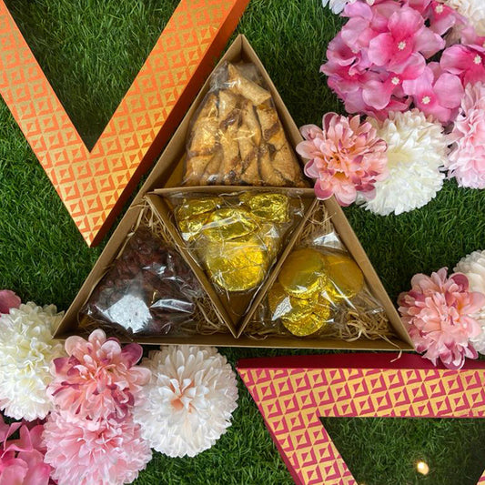 Festive Kit 2: Triangle box